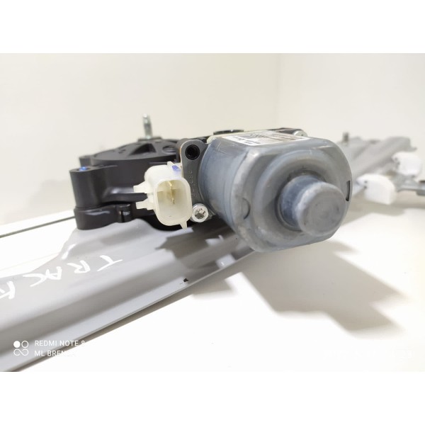 Maquina Vidro Tracker Dianteira Direita 2020/2024 26290108
