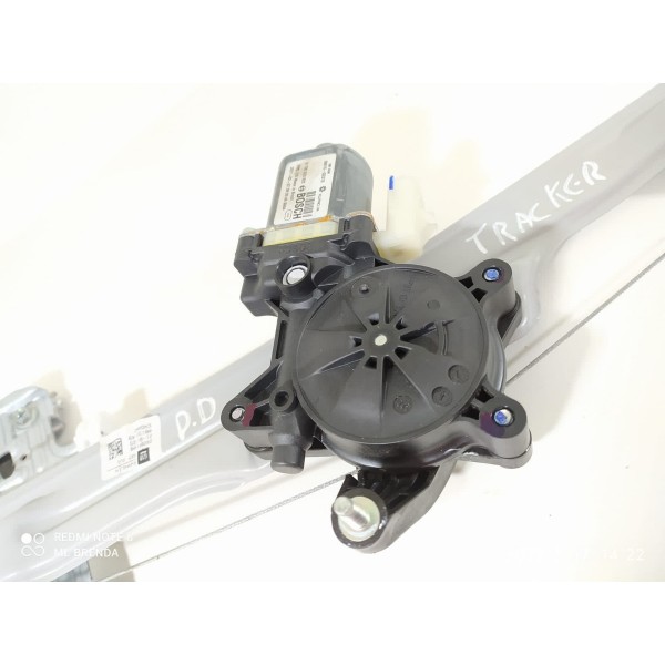 Maquina Vidro Tracker Dianteira Direita 2020/2024 26290108