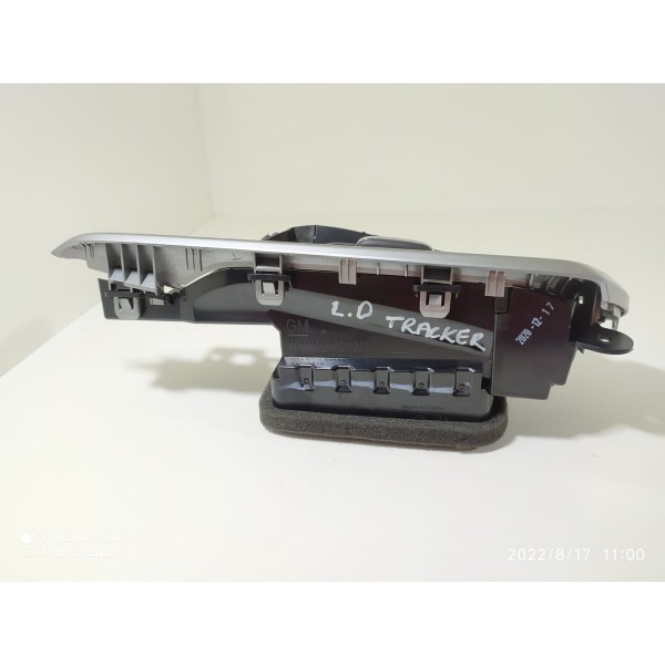 Difusor Ar Tracker Direito 2020/2024 26302918