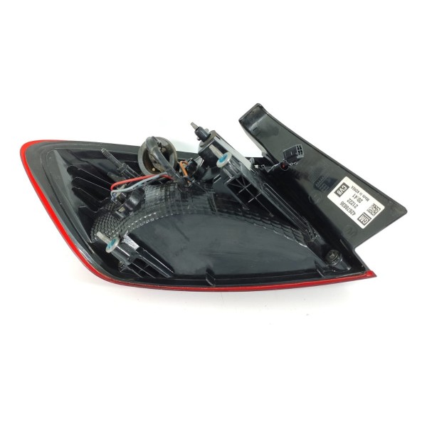 Lanterna Cruze Lt Canto Direita Compl 2017/2023 42678836 Direito/passageiro Vermelho