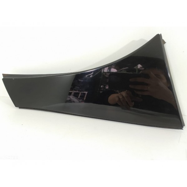 Acabamento Tampa Traseira Mercedes Gla200 Direit A1567900488