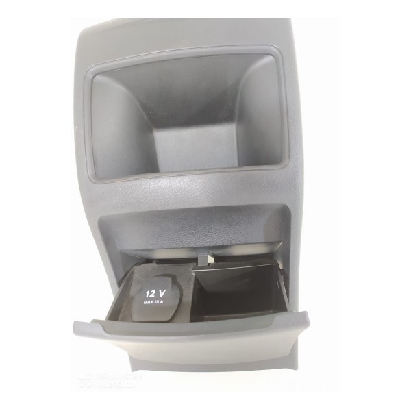 Acabamento Console Tomada 12v Mercedes Gla200 2015/2020