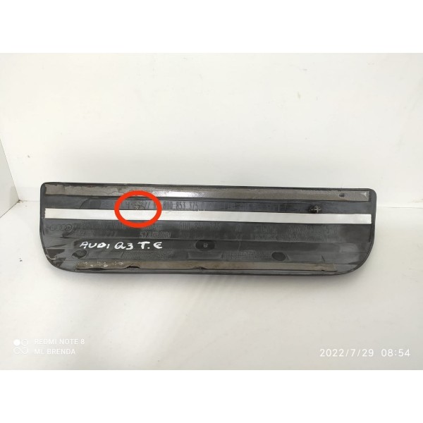 Soleira Porta Audi Q3 Traseira Esquerda 2012/2015 Detalhe