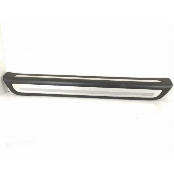 Soleira Porta Audi Q3 Dianteira Esquerda 2012/2016 Detalhe