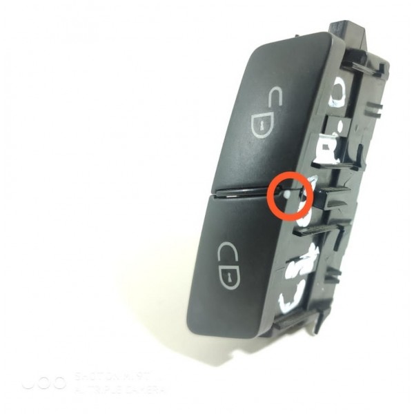 Botão Trava Porta C180 C200 2008/2014 Orig Det