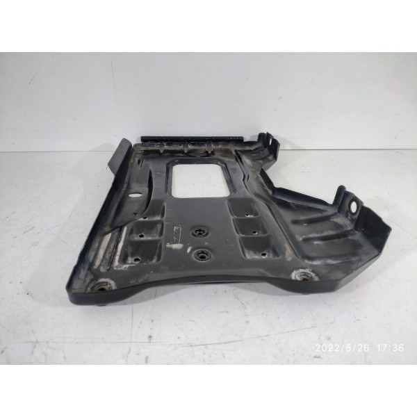 Suporte Base Bateria Mercedes C180 C200 A2046200018 Direito