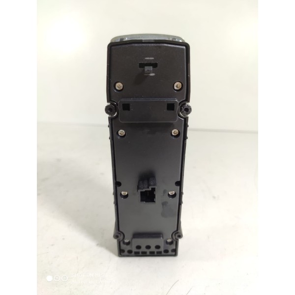 Botão Vidro Mercedes C180 C200 Dianteiro Esq A2049055302 Det