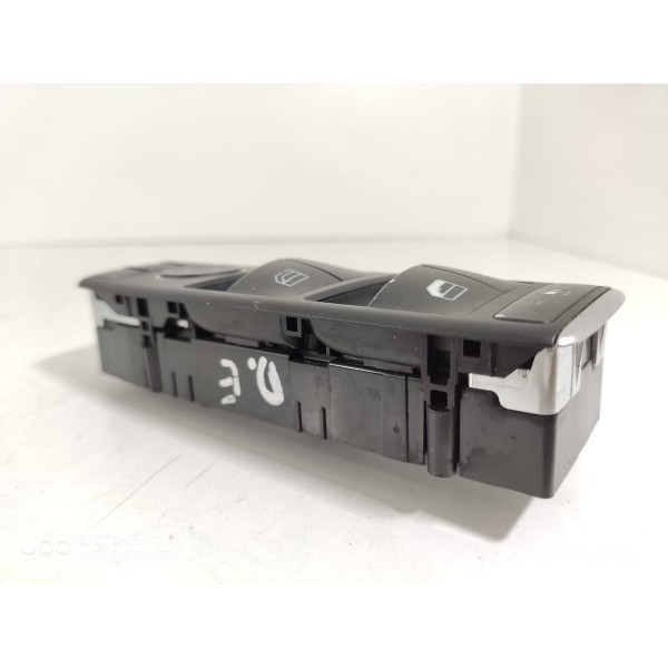 Botão Vidro Mercedes C180 C200 Dianteiro Esq A2049055302 Det