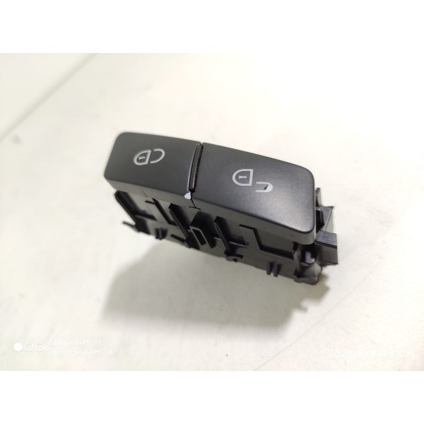 Botao Trava Porta Dianteira Direita Merced C180 2011 Detalhe