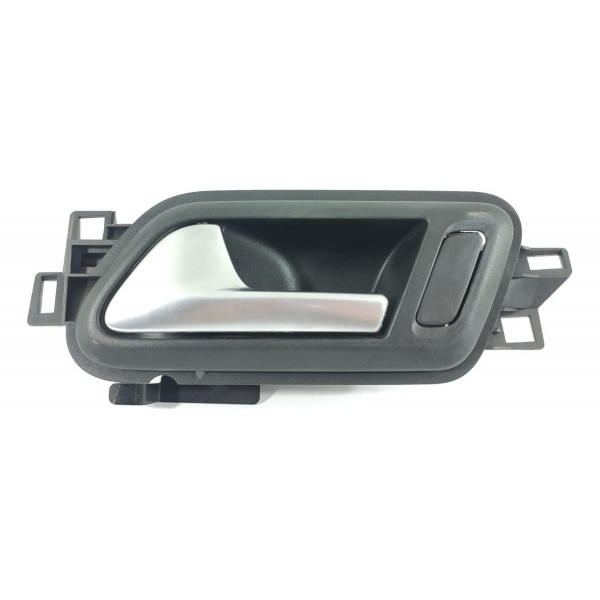 Macaneta Interna Amarok Esq Tras/diant 2010/2023 2h0837113d Preto Dianteira/traseira