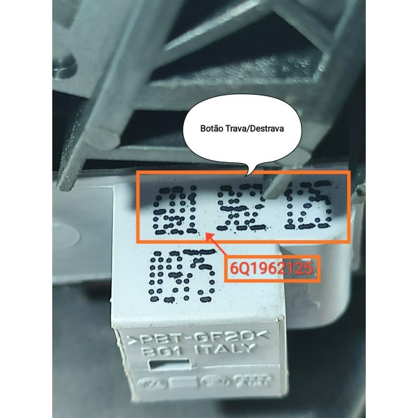 Macaneta Interna Esq Amarok Botao Trava 2010/2023 2h0837113d Preto Dianteira