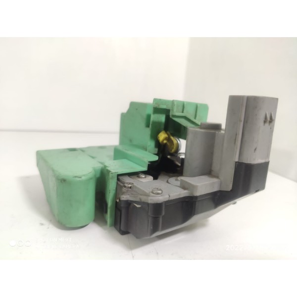 Fechadura Linea Traseira Direita 2009 2010 2011 2012/2014