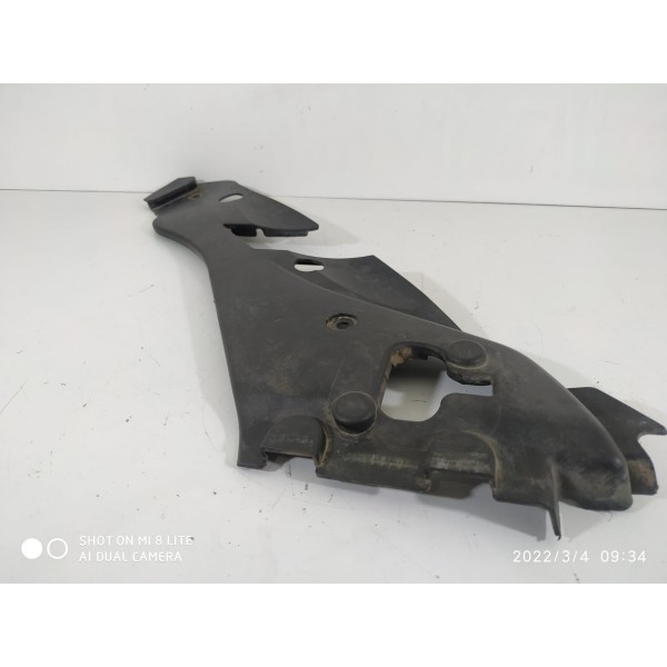 Guia Farol Mercedes C180 C200 Esquerdo 2007 2014 A2048261324
