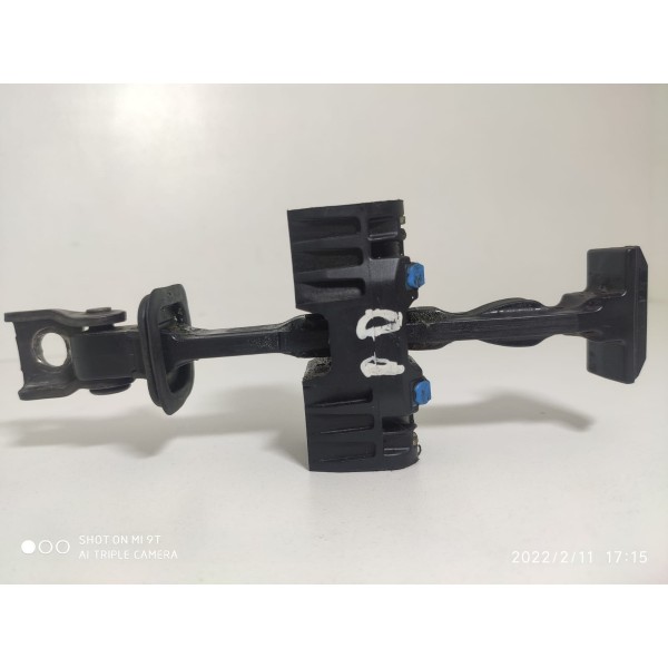 Limitador Porta Amarok Diant Dir 2010 2021 Original /11565