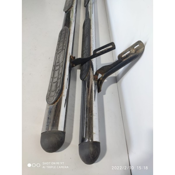 Par Estribo Amarok 2.0 2010/2019 Detalhe No Esquerdo Cromado