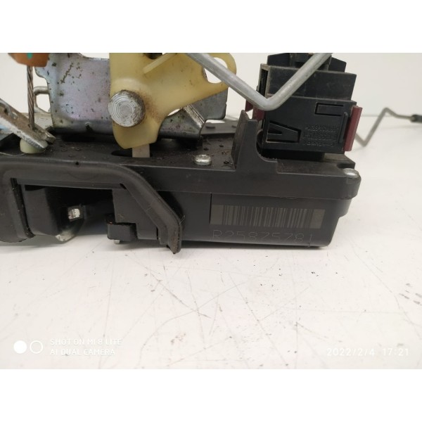Fechadura Porta Captiva Traseira Direita 2008 2017 R25875781