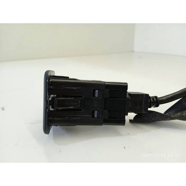 Entrada Auxiliar Usb Jeep Compass 2017 2023 Preto