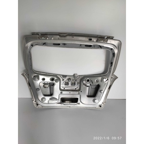 Tampa Traseira Captiva 2008/2016 Lisa Prateado