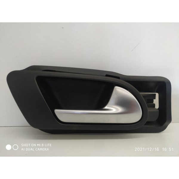 Maçaneta Interna Tiguan Dianteira Esquerda 2011/2016  Orig - Cromado - Dianteira