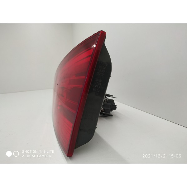 Lanterna Bmw X1 Tampa Direita 2009 2010 2015 63212990114 Direito/passageiro Vermelho
