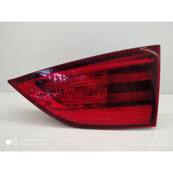 Lanterna Bmw X1 Tampa Direita 2009 2010 2015 63212990114 Direito/passageiro Vermelho