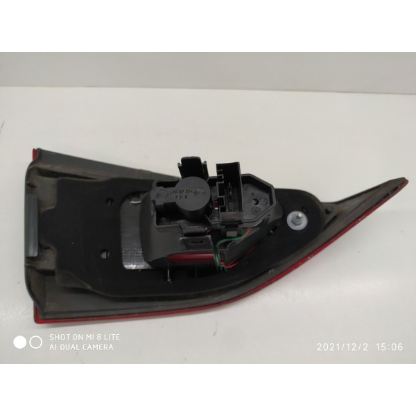 Lanterna Bmw X1 Tampa Direita 2009 2010 2015 63212990114 Direito/passageiro Vermelho