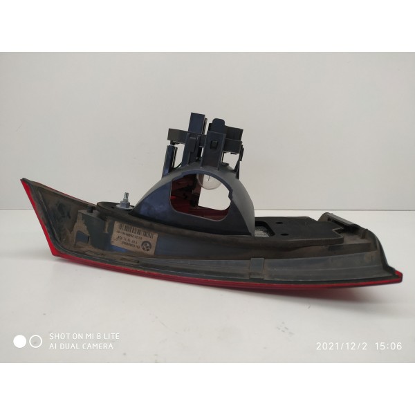 Lanterna Bmw X1 Tampa Direita 2009 2010 2015 63212990114 Direito/passageiro Vermelho