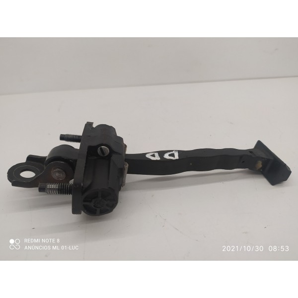 Limitador Porta Tracker Dianteiro Direito 2020 2021/2024