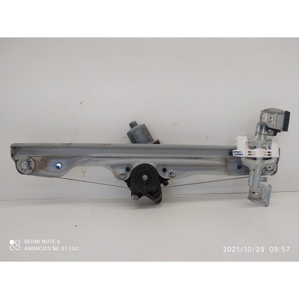 Maquina Vidro Tracker Dianteira Direita 2020/2025 0130823920