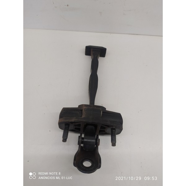 Limitador Porta Tracker Traseiro Direito 2020 2021 3034 Orig