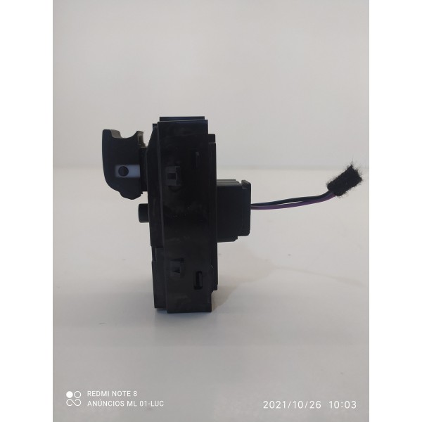 Botao Vidro Tracker  Dianteiro Direito 2020/2024 Orig