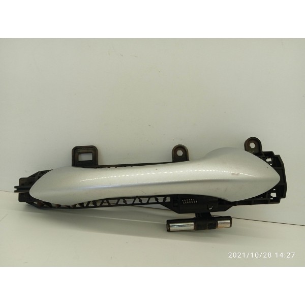 Maçaneta Externa Tracker Traseira Direita 2020/2024 Original Prateado Traseira