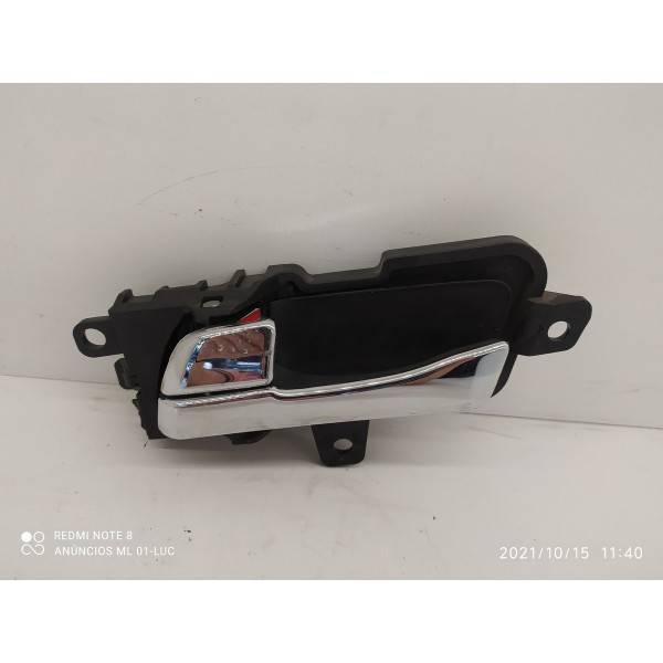 Macaneta Interna Porta Sonata Dianteira Direita 2011/2017 Cromado Dianteira