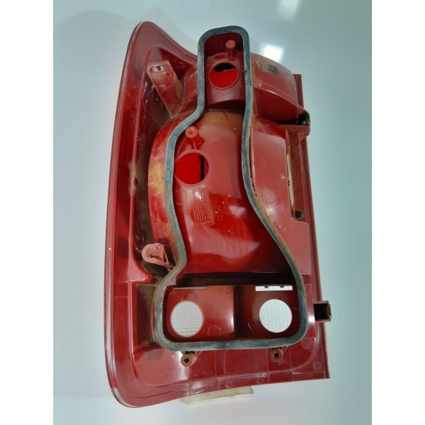 Lanterna Amarok Direita 2010 2016 Original Det 2h1945096b Direito/passageiro Vermelho