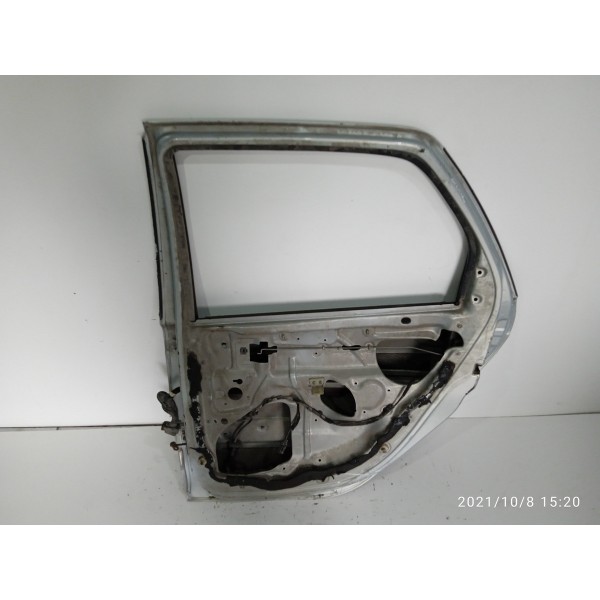 Porta Renault Scenic Traseira Direita 1999/2010 Detalhes Traseira Direita Prateado