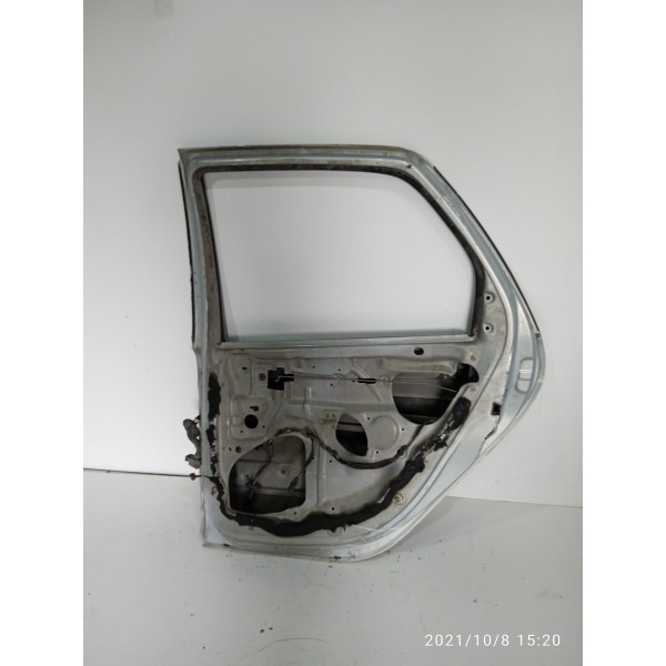 Porta Renault Scenic Traseira Direita 1999/2010 Detalhes Traseira Direita Prateado