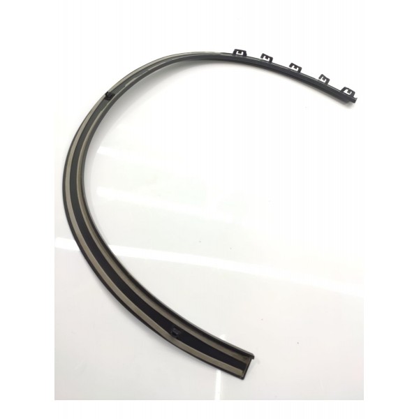 Moldura Friso Paralama Mercedes Gla200 Esquerdo 2015/2020 Preto