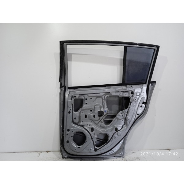 Porta Nissan Tiida Hatch Traseira Direit 2008 2009 2010/2013 Traseira Direita Prateado