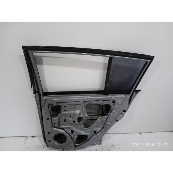 Porta Nissan Tiida Hatch Traseira Direit 2008 2009 2010/2013 Traseira Direita Prateado