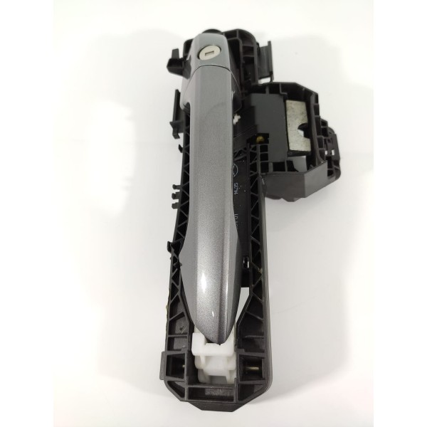 Macaneta Externa Mercedes Gla200 Dianteira Esq A2047601534 Prateado Dianteira