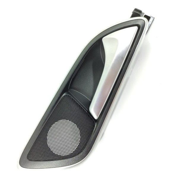 Macaneta Interna Mercedes Cla Gla 200 Traseira D A2467300448 Prateado Traseira