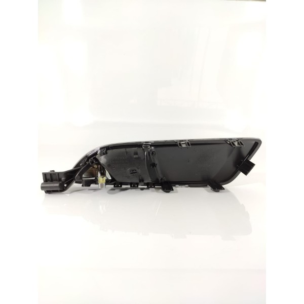 Macaneta Interna Mercedes Cla Gla 200 Dianteir D A2467201248 Prateado Dianteira