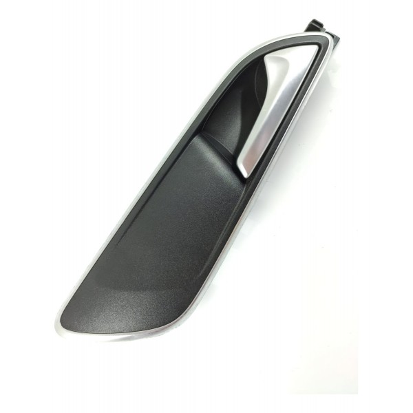 Macaneta Interna Mercedes Cla Gla 200 Dianteir D A2467201248 Prateado Dianteira