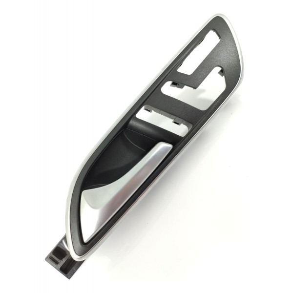 Macaneta Interna Mercedes Cla Gla 200 Dianteira  A2467200548 Prateado Dianteira