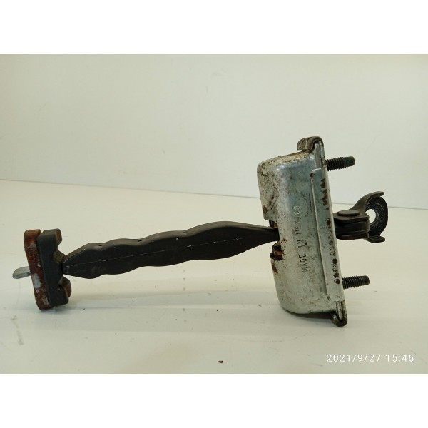 Limitador Porta Fusion Dianteira Esquerd 2013 2014 2015 2018