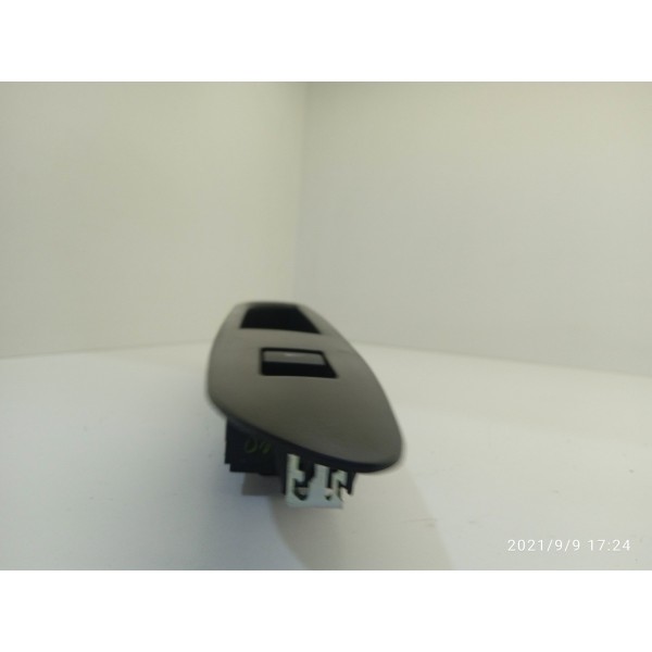 Botão Vidro Tracker Traseiro Esquerdo 2017 2018 2019 //5030