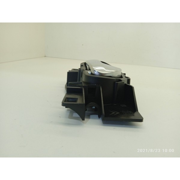 Macaneta Trinco Peugeot 208 Traseira Esquerda 2014/2019 Cromado Traseira