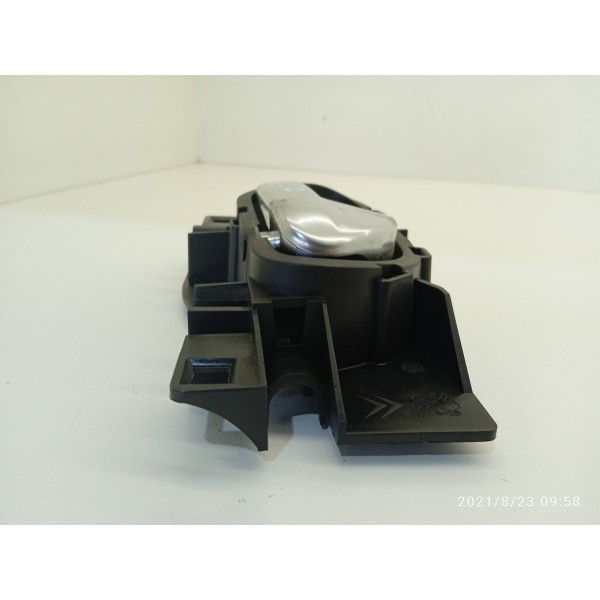 Macaneta Interna Peugeot 208 Traseira Direita 2014/2019 Cromado Traseira