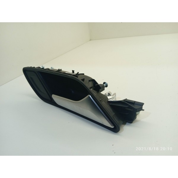 Macaneta Interna Audi A3 Traseira Direita 2016/2020 Original Cromado Traseira