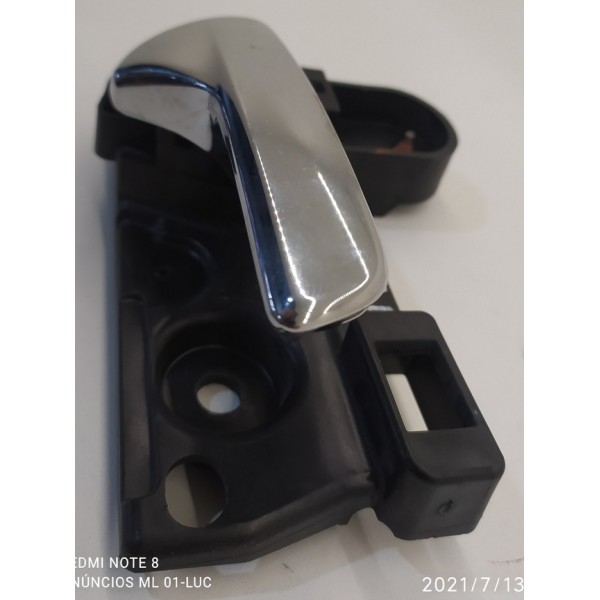 Maçaneta Interna Porta Freemont Dianteira Esquerda 2011/2016 Cromado Dianteira